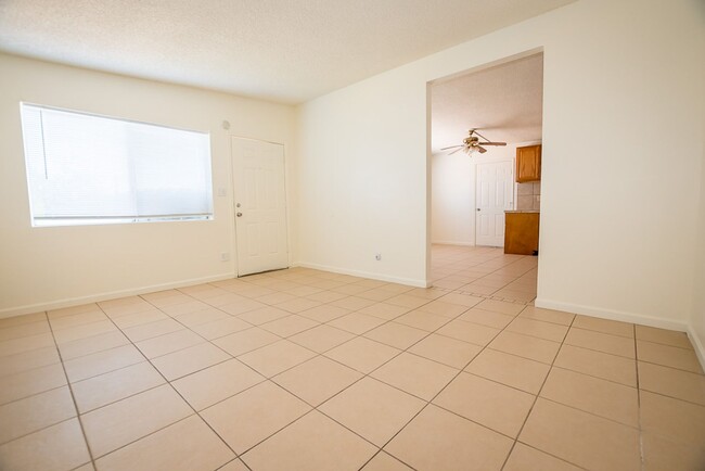 Building Photo - 3 Bedroom, 2 Bath Home, 1 Car Garage, Large Fenced Yard!