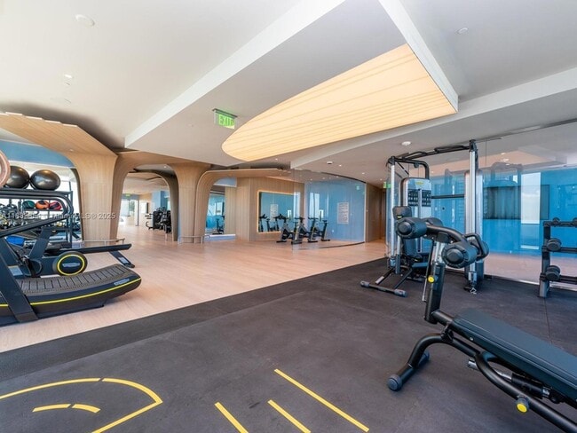 Building Photo - 1000 Brickell Plaza