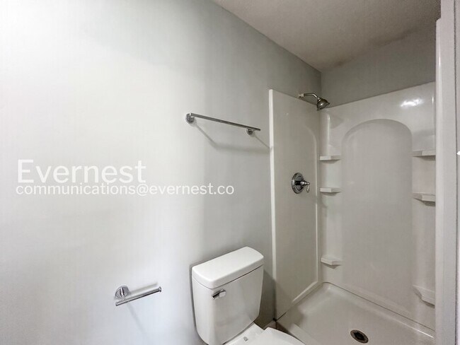 Building Photo - 667 Sevier St