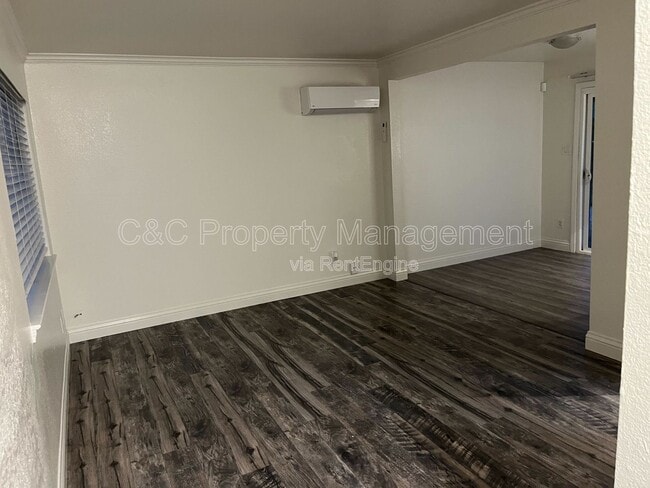 Building Photo - 969 Palm Cir