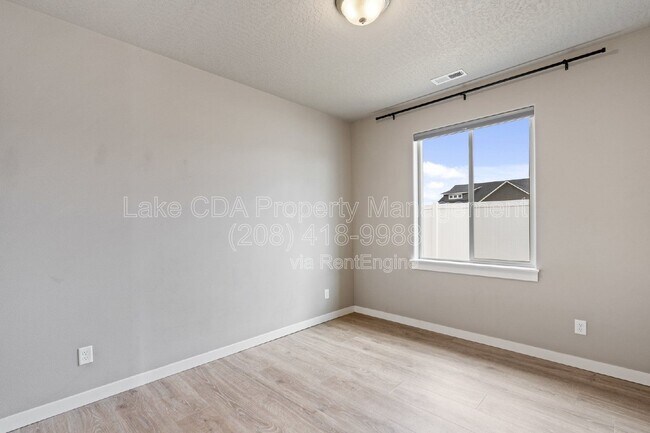 Building Photo - 5673 W Rockingham Dr
