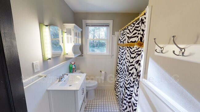 Building Photo - 38 Waters Ave