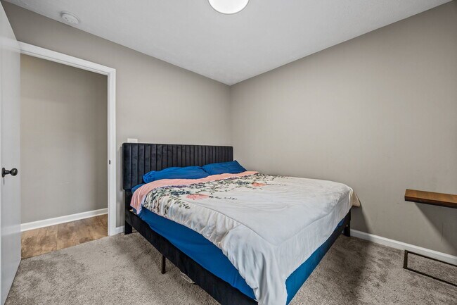 Building Photo - 38 Hallmark Dr