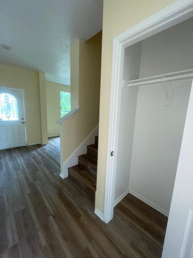 Building Photo - 2108 Northridge Dr