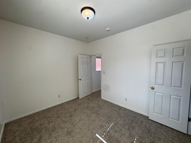 Building Photo - 4629 Spanish Sun Ave NE