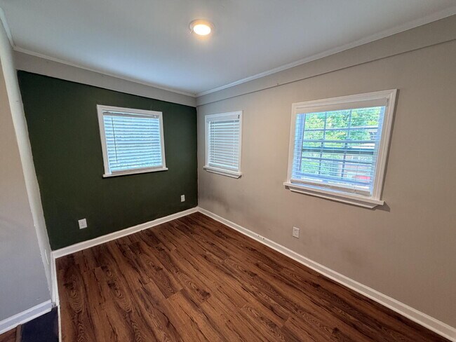 Building Photo - 10 Rockmart Dr NW