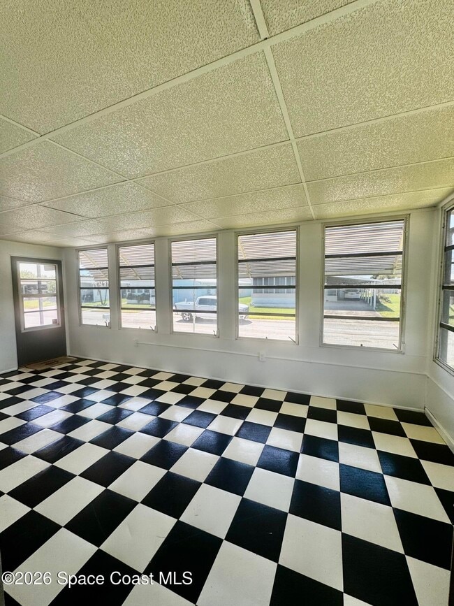 Building Photo - 515 Jennifer Cir