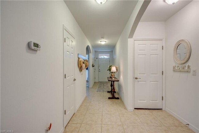 Building Photo - 2301 SW 38th Terrace