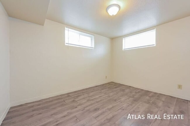 Building Photo - 1479 W Byers Pl