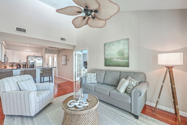 Building Photo - 2901-2944 Atrium Villa Dr