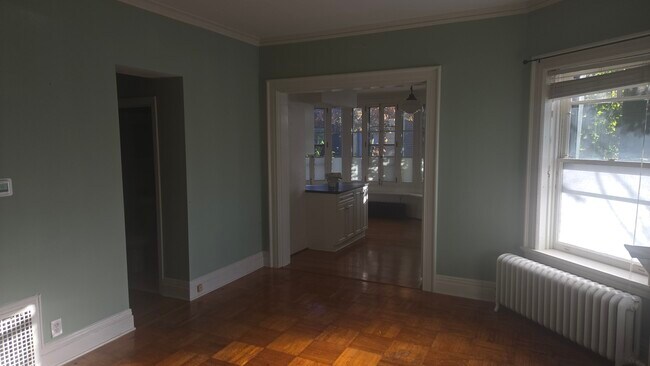 Building Photo - 107 Hodge Ave