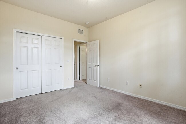 Building Photo - 12854 Carrington Cir