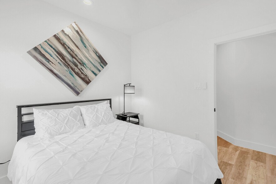 2nd Bedroom - 4321 McKinley St