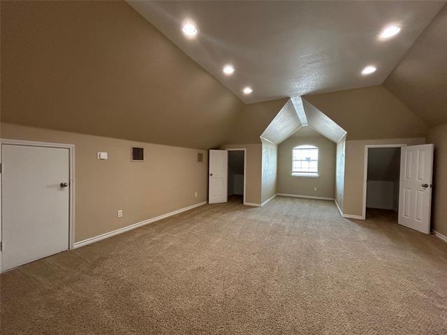 Building Photo - 205 Carriage Dr