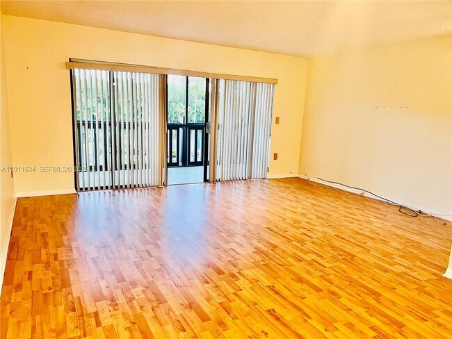 Building Photo - 1021 Mockingbird Ln