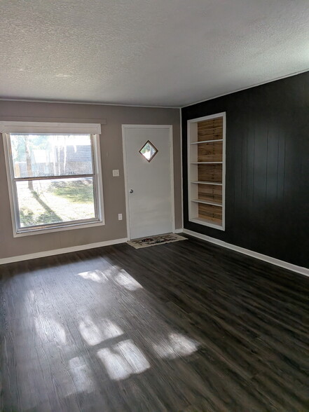 Building Photo - 503 Willard Ave