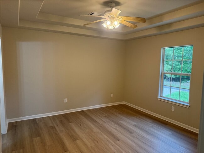 Building Photo - 174 E Sunset Dr