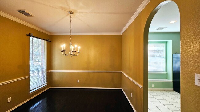 Building Photo - 211 Briar Trace Ln