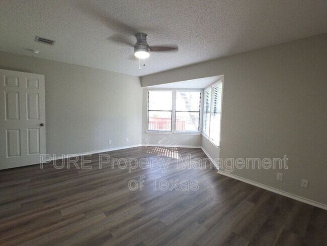 Building Photo - 1406 Bullhill Cove