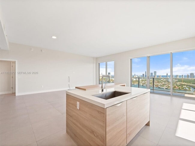 Building Photo - 16385 Biscayne Blvd