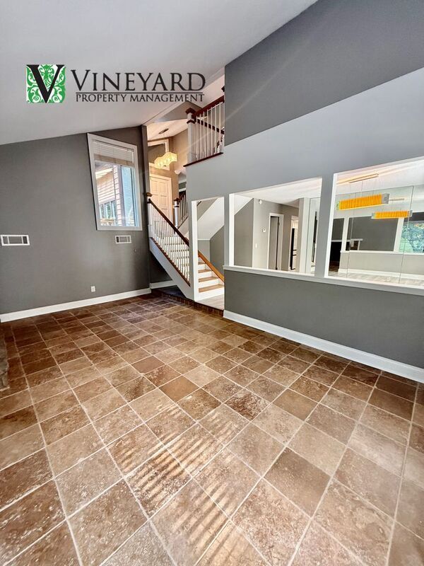 Building Photo - 1510 Oak Creek Dr