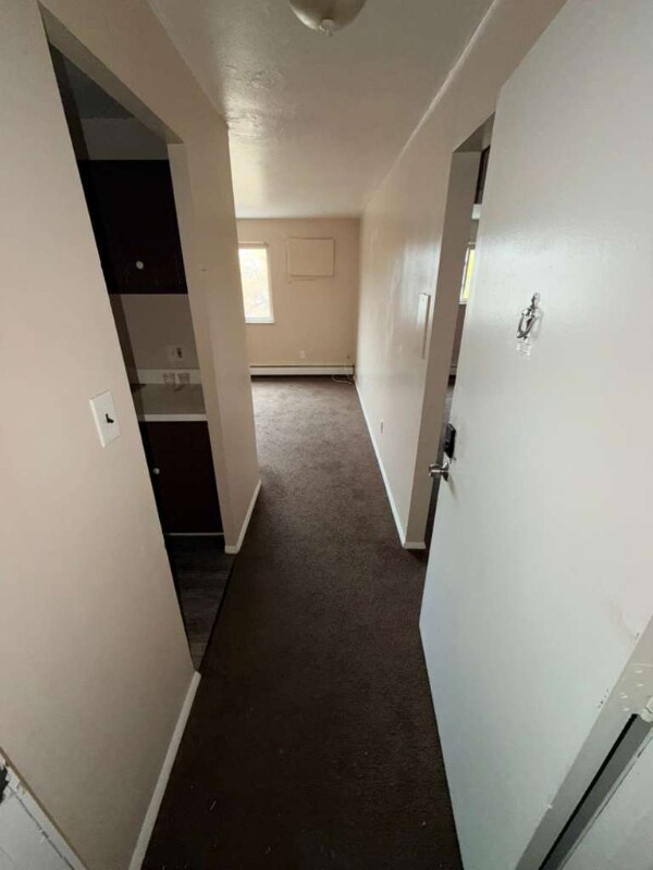 Building Photo - 14815 Euclid Ave