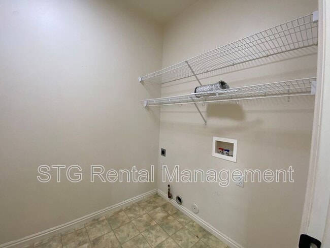 Building Photo - 3427 E Sweetwater Springs Dr