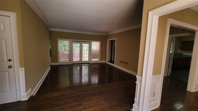 Building Photo - 5005 Johns Creek Ct