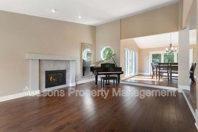 Building Photo - 1688 El Capitan Dr