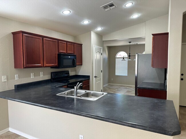 Building Photo - Skyline Ranch home