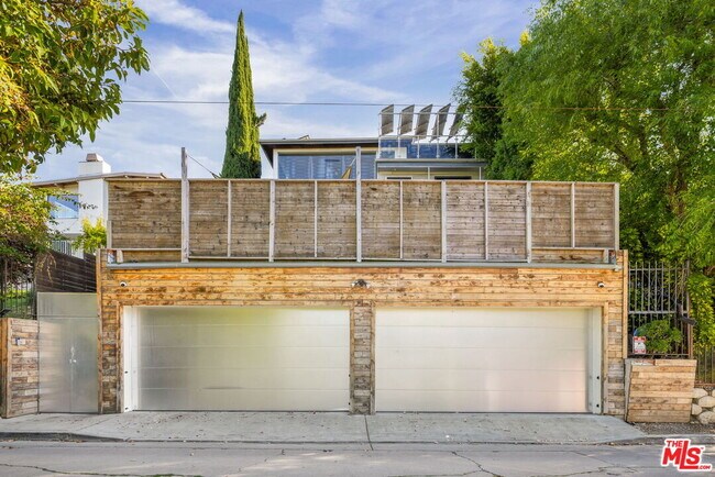 Building Photo - 4075 Los Nietos Dr