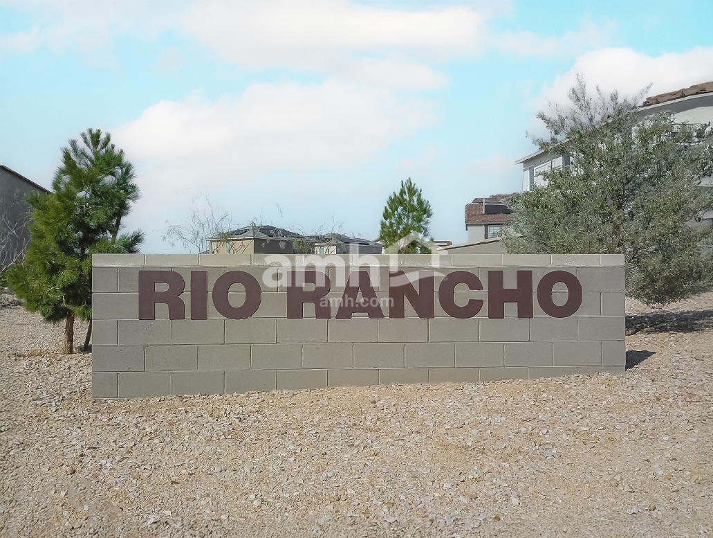 Building Photo - 18450 W El Cortez Pl