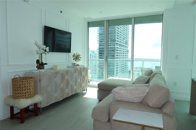 Building Photo - 500 Brickell Ave