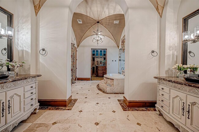 Building Photo - 3 Congressional Cir