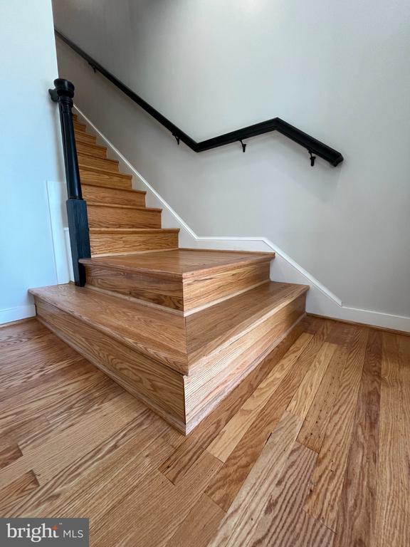 Building Photo - 327 Whittier St NW