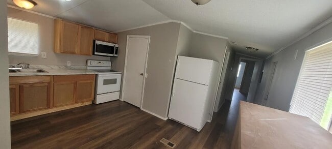 Building Photo - 950 Palmetto Ave