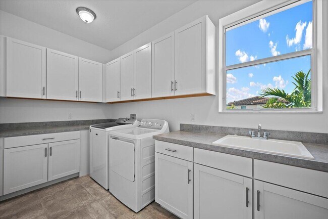 Building Photo - 1127 Faulkner Ter