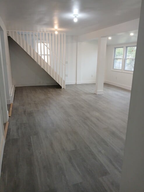 Building Photo - 110 Tuthill Rd