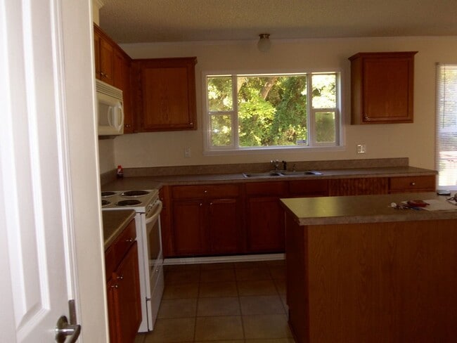 Building Photo - 135 Magnolia Gardens Dr