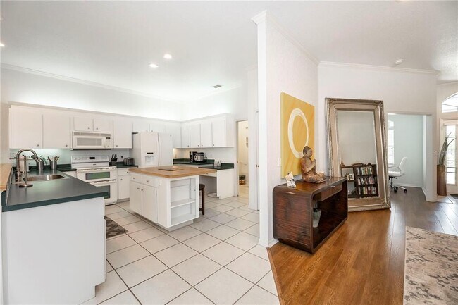 Building Photo - 5845 Danterbury Ct