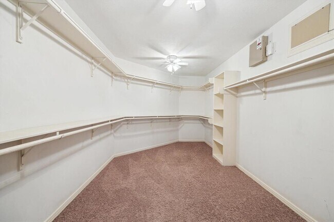 Building Photo - 1339 Ella Pl
