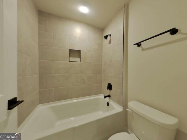 Building Photo - 615 Cantrell Dr