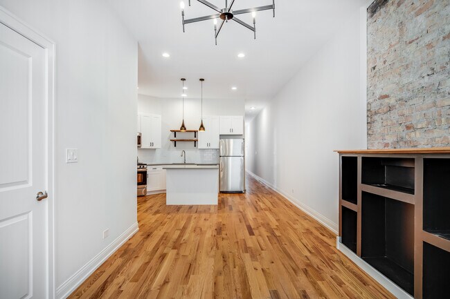 Building Photo - 5407 S Harper Ave