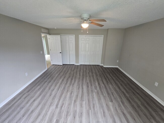 Building Photo - 405 Brooklet Cir