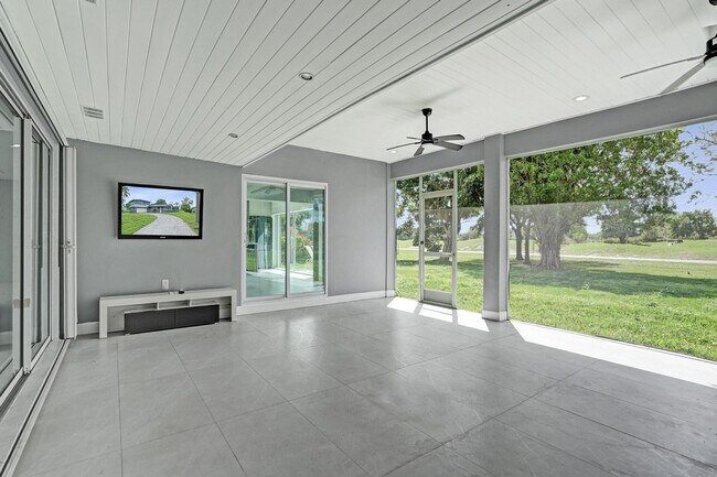 Building Photo - 6700 E Tropical Way