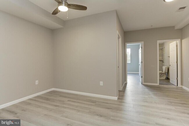 Building Photo - 400 N Highland Ave