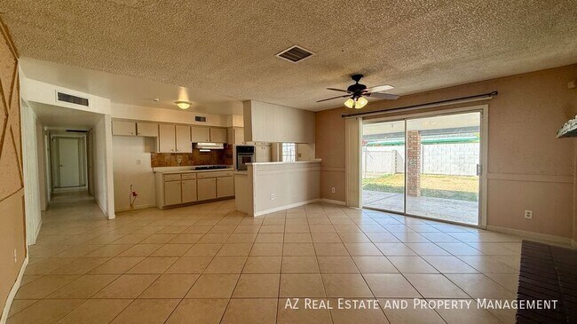 Building Photo - 4440 W Yucca St