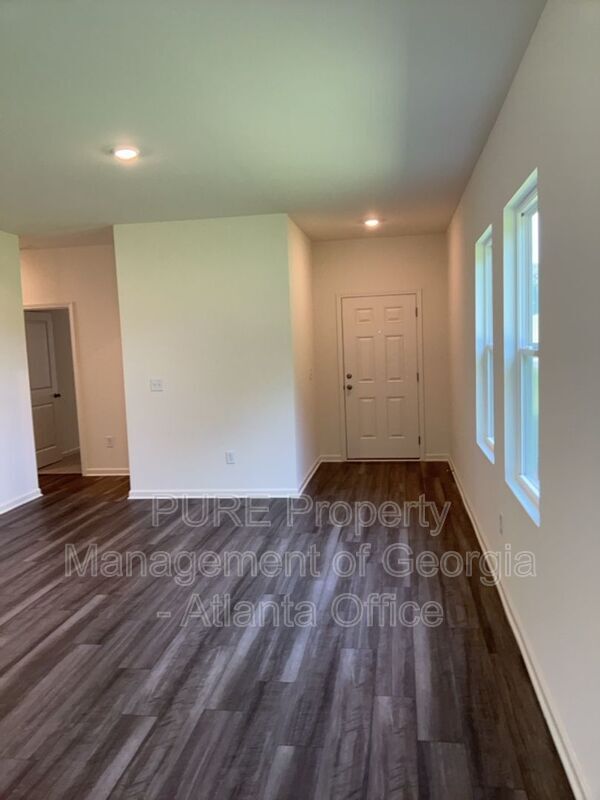 Building Photo - 25 Crescent Blvd