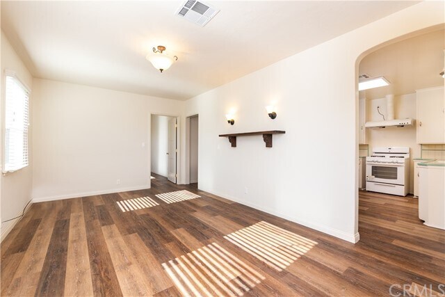 Building Photo - 225 N Mayflower Ave