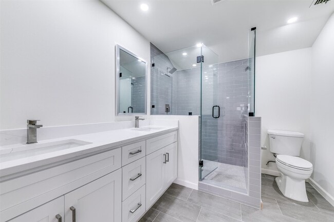 Building Photo - 2917 Dale Dr